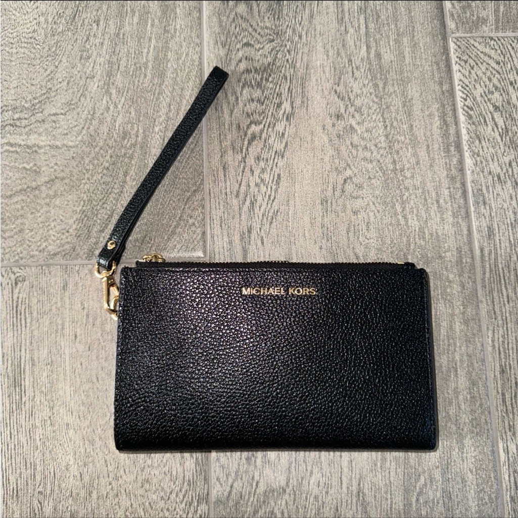 Michael Kors Adele Smartphone Wallet